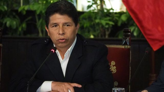 Presidente Pedro Castillo denuncia ‘nueva modalidad de golpe de Estado’ en Perú