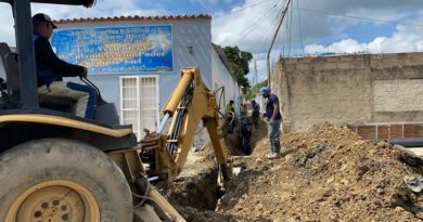 Favorecen más de 100 familias con sustitución de colectores en Rafael Urdaneta de Cagua