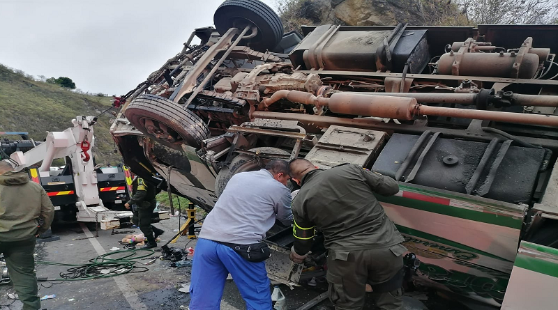 Accidente de autobús deja 20 fallecidos en Colombia