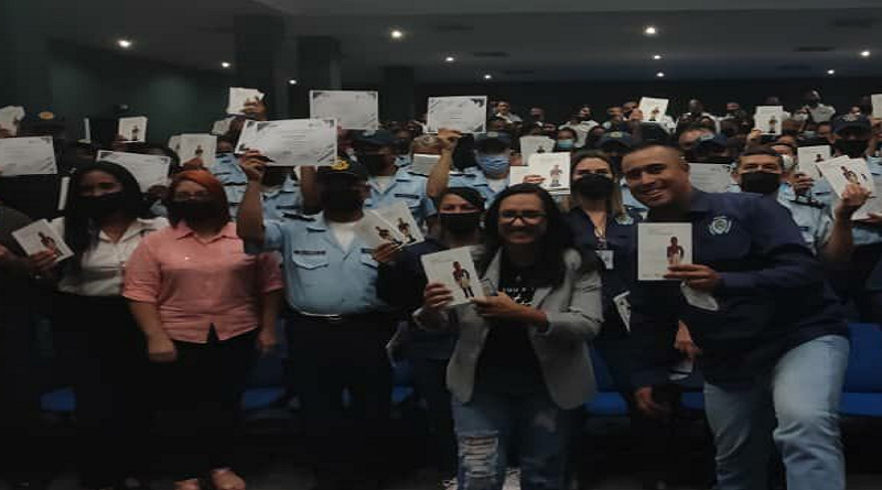Activan 30 círculos de lectura en la Policía de Miranda