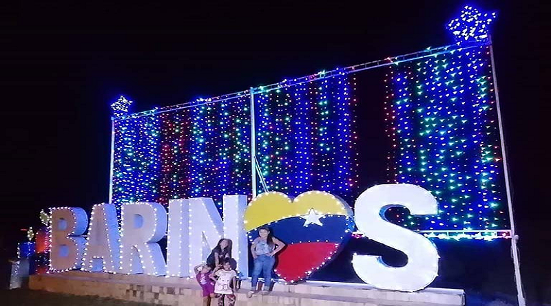 Adornan e iluminan principales espacios públicos para comenzar festividades navideñas en Barinas
