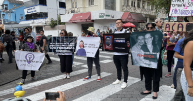 Mujeres se movilizaron contra feminicidios en Ecuador