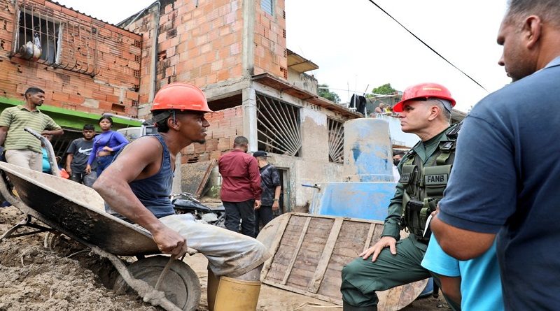 Ministro para Defensa y Alto Mando FANB visitan zonas afectadas de Las Tejerías