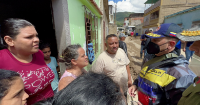 Entregan 300 toneladas de alimentos y equipo logístico para búsqueda de desaparecidos en Las Tejerías