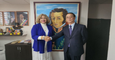 Embajada de China entrega aporte para apoyar a damnificados de Las Tejerías