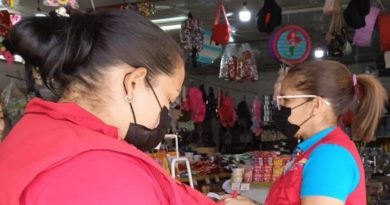 Funcionarios del Seniat fiscalizan comercios del país
