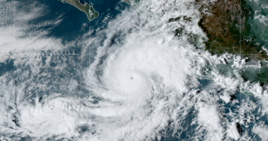 Orlene se convierte en huracán de categoría 3 frente a México
