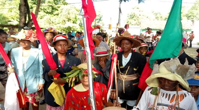 Celebran día de San Rafael Arcángel con encuentro de saberes