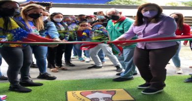 Inauguran farmacia Farmanimal en El Valle