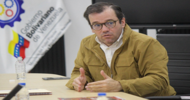 MinIndustrias analiza impacto del bloqueo económico al Motor Industrial del país