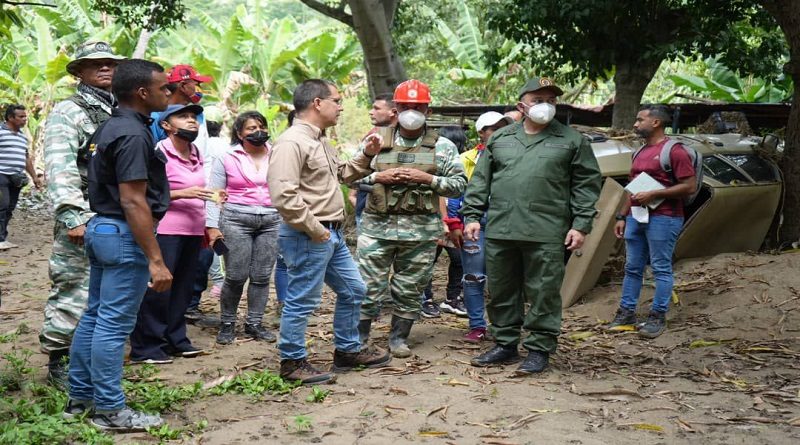 Atienden familias afectadas por las lluvias en sector Las Rosas de Las Tejerías