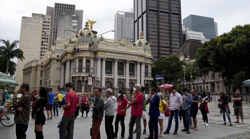 Cierran mesas electorales en comicios presidenciales de Brasil