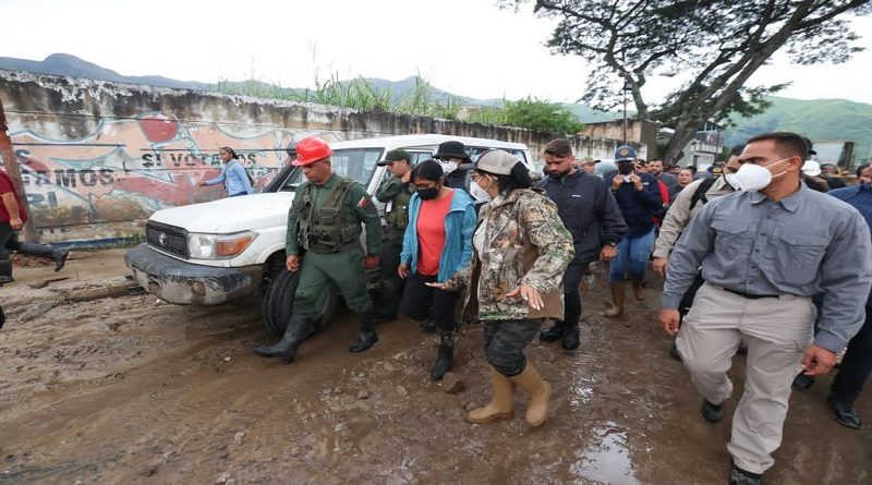 Autoridades inspeccionan labores de recuperación en El Castaño de Aragua