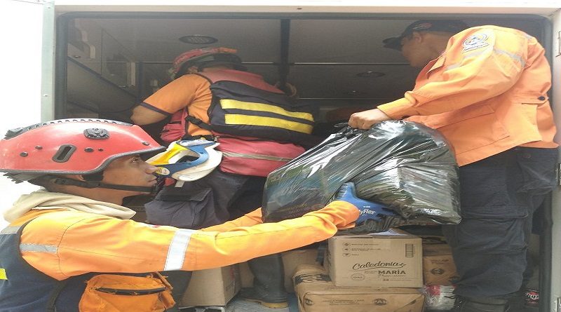 Comunidades de Guarenas entregan donativos a afectados de Las Tejerías