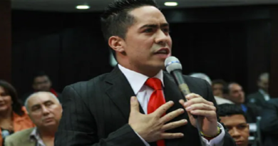 Concejo Municipal de Caracas declara Hijo Ilustre a Robert Serra
