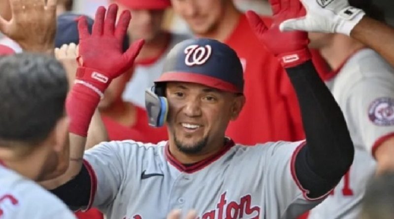 Ildemaro Vargas se queda un año más con los Nacionales de Washington