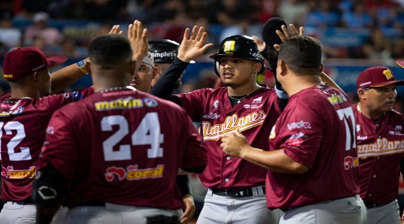 Magallanes remonta para vencer 8-3 a los Cardenales