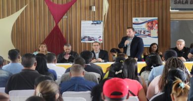 Comuneros mirandinos reciben orden Aristóbulo Istúriz