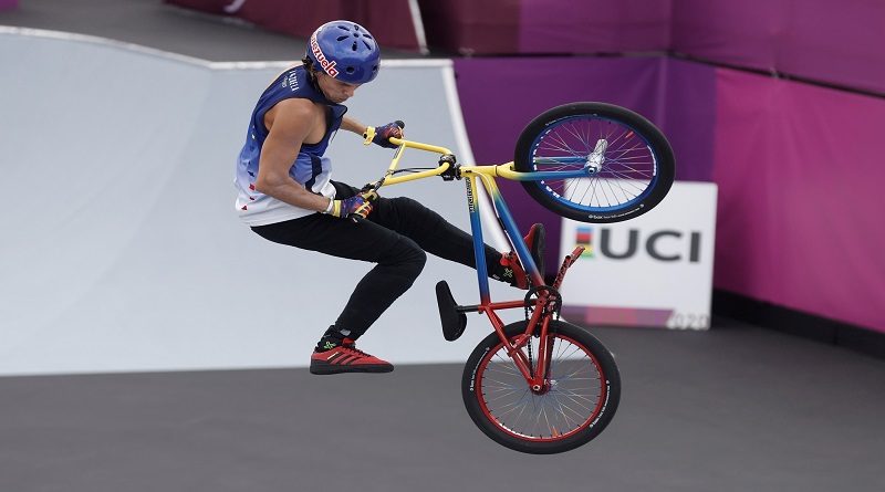 Dhers avanza a la ronda final del Mundial de BMX Freestyle en Abu Dhabi