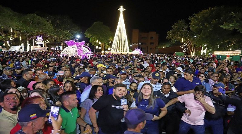 Encienden las luces de la Navidad en Maturín