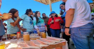 Entregan financiamientos a pescadores en Ocumare de la Costa en Aragua