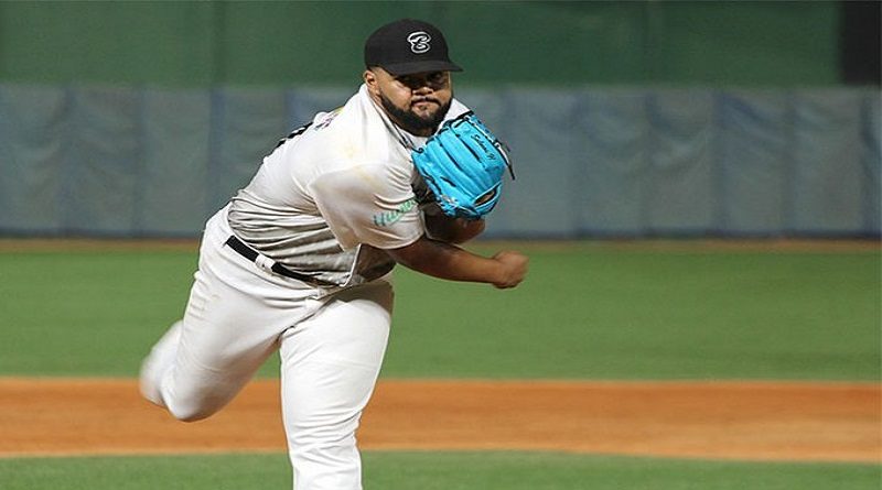 Magallanes y Bravos dividieron honores en doble cartelera en Valencia