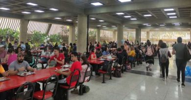 Con tradicional almuerzo del Día del Estudiante Universitario comedor de la UCV inicia actividades