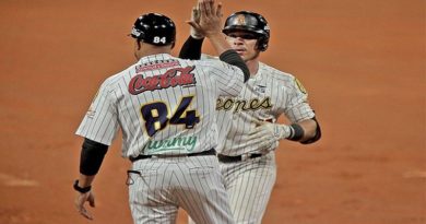 Leones venció 7-1 a Tiburones y se mantiene como colíder de la LVBP