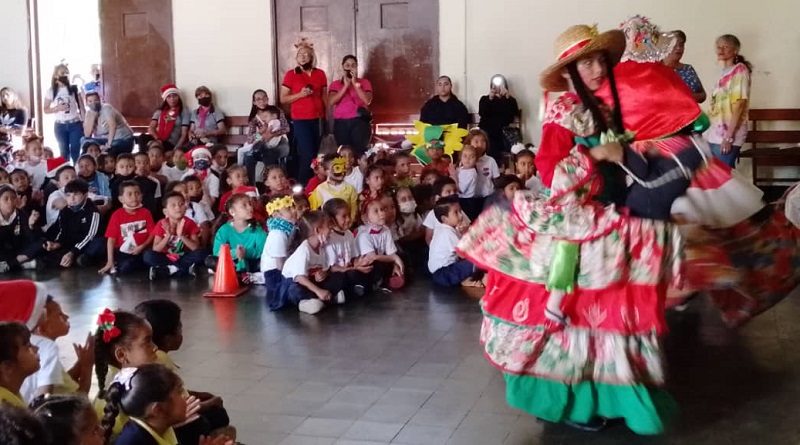 Ciclo festivo navideño de Miranda llega a instituciones educativas