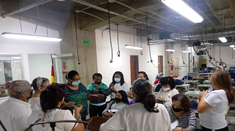 Desarrollan formación técnica productiva de prendas de vestir en Inces de Miranda