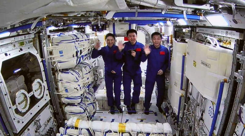 Astronautas de Shenzhou-14 entran en módulo de laboratorio Mengtian