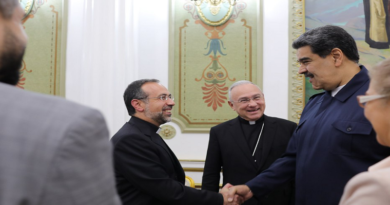 Presidente Nicolás Maduro recibe a representantes del Estado del Vaticano en el Palacio de Miraflores