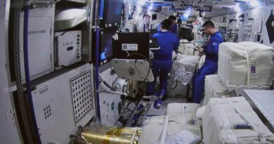 Tripulación de Shenzhou-14 entra en nave espacial de carga Tianzhou-5