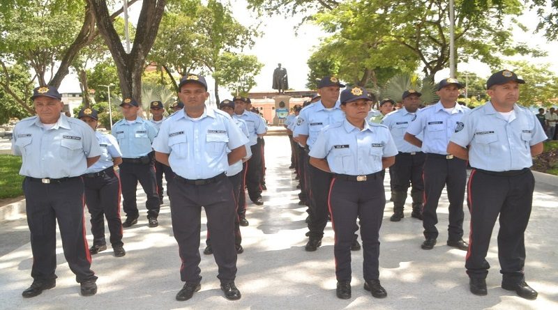 Fortalecen cuerpos de seguridad con dotación de equipos en Guárico