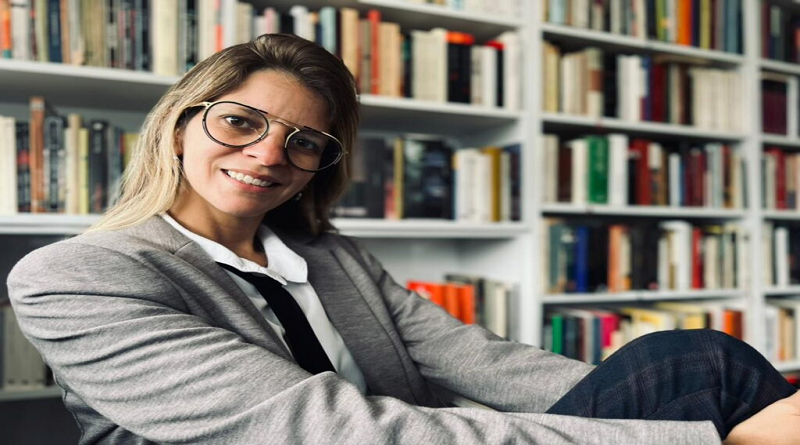 Karibay Velásquez, una apología del derrumbre por Freddy Ñáñez