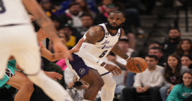 LeBron regresa y Lakers se imponen