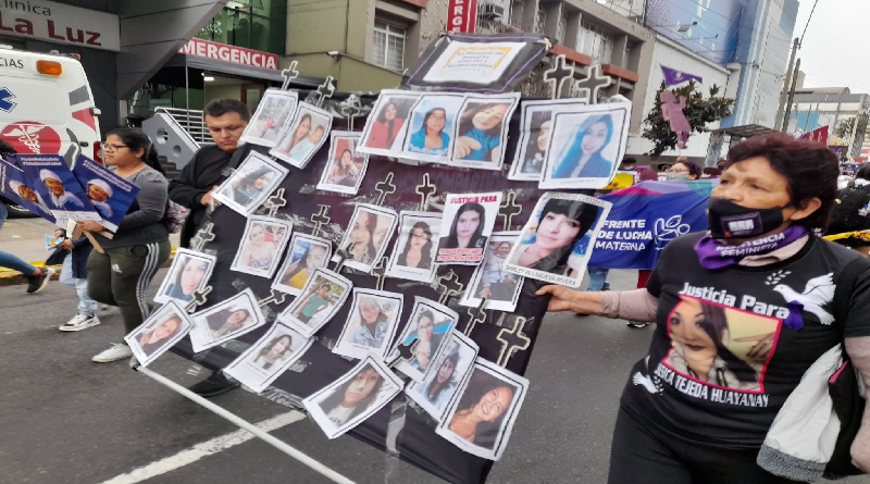 Miles de peruanas marcharon contra la violencia de género