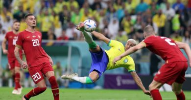 Brasil vence 2-0 a Serbia con dos goles de Richarlison