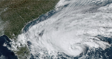 Nicole se convierte en huracán antes de llegar a Florida, EE. UU.