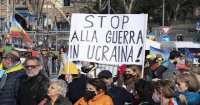 Miles de manifestantes toman las calles de Roma por la paz