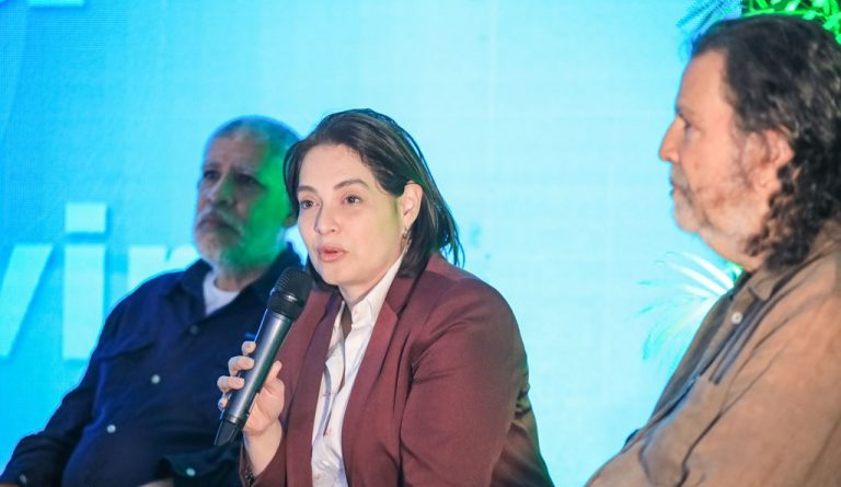 Venezuela muestra avances tecnológicos aplicados a la salud en conversatorio de ciencia