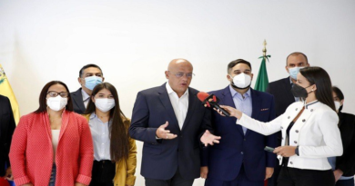 diálogo entre Gobierno y oposiciones