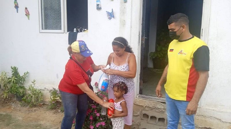 Favorecidas con combos de proteínas 600 familias afectadas por las lluvias en Miranda