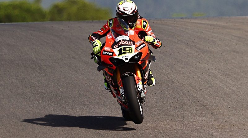 El español Álvaro Bautista es el nuevo campeón del mundo de Superbike