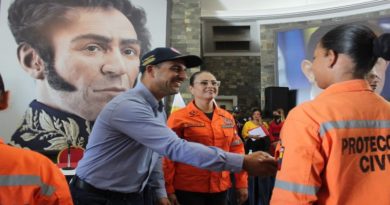 Imponen jerarquías y ascienden a 85 funcionarios de Protección Civil