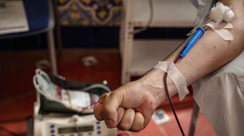 Transfunde por primera vez sangre creada en un laboratorio
