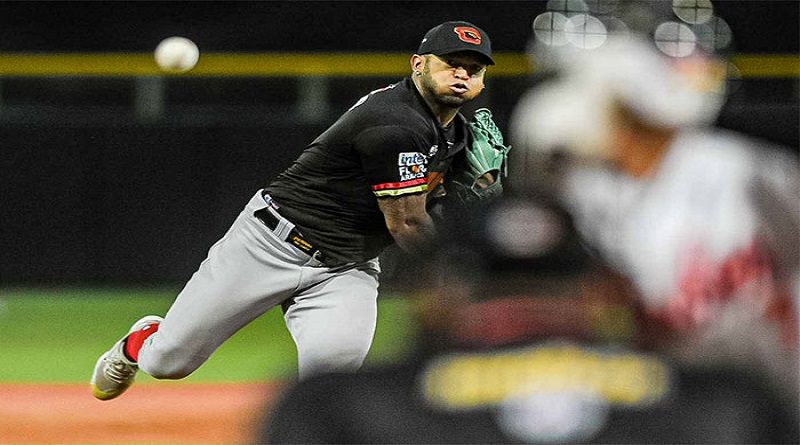 Néstor Molina maniató a los bates de Caribes en triunfo de Cardenales