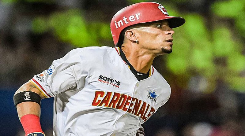 Cardenales recupera la cima tras vencer 4-2 a los Tiburones