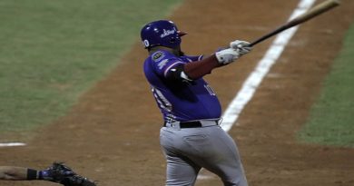 Tiburones evita la barrida tras vencer 6-5 a las Águilas