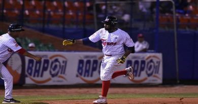 Denis Phipps comandó triunfo de los Tigres sobre las Águilas